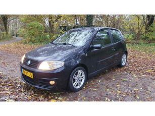 Zwarte Fiat Punto 1.4-16V Sporting 6 Versnellingen/Airco !!!