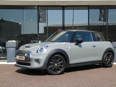 MINI Mini Electric 184pk Cooper SE | 2.000km! | Subsidie | 8% bijtelling | Sportstoelen | CarPlay