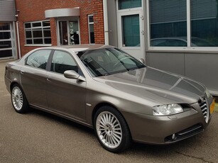 Alfa Romeo 166 2.5 V6 Busso Leder Navi Nwe Riem! 18