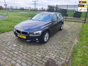 BMW 3-serie Touring 318d High Executive