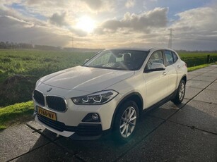 BMW X2 sDrive18i High Executive (bj 2020, automaat)