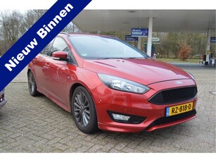 Ford FOCUS Wagon 1.0 ST-Line NL auto Trekhaak Apple