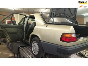 Mercedes-Benz 200-500 (W124) 230 E