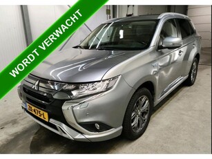 Mitsubishi Outlander 2.4 PHEV Pure AWD.176KW Leder /