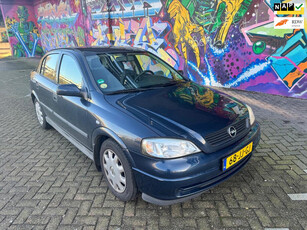 Opel Astra 1.6 Edition airco elektrische ramen rijd heerlijk oersterke 8 klepper motor zeer nette auto en 5 deuren