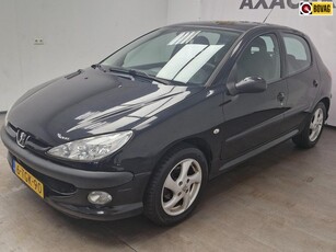 Peugeot 206 1.4 Forever AIRCO ! GARANTIE ! NIEUWE APK !