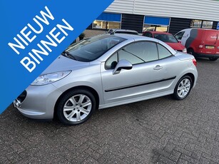 Peugeot 207 CC 1.6 VTi, Elek. dak. Als 2 de auto gebruikt.