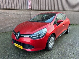 Renault Clio 1.2 16V 5drs. Navigatie Airco Cruise Control