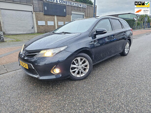 Toyota Auris Touring Sports GARANTIE 1.8 Hybrid Lease Pano dak Camera Navi Cruise