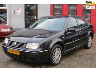 Volkswagen Bora 1.6-16V Athene AIRCO , LM VELG