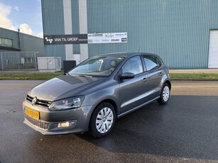 Volkswagen Polo 1.2 TSI Highline 5-Deurs 90 PK. Zeer leuke