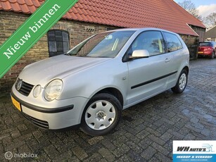 Volkswagen Polo 1.4-16V Highline nwe apk! Goed onderhouden.