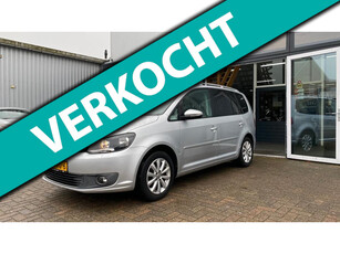 Volkswagen Touran 1.2 TSI Highline BlueMotion 7persoons navigatie camera climate stoelverwarming lm-velgen vol optie