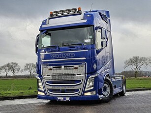 VOLVO FH 500 leather skirts