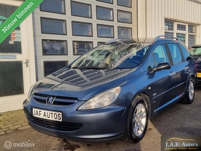 Peugeot 307 SW 1.6 NAVVI Airco Cruise trekhaak 7 pers!