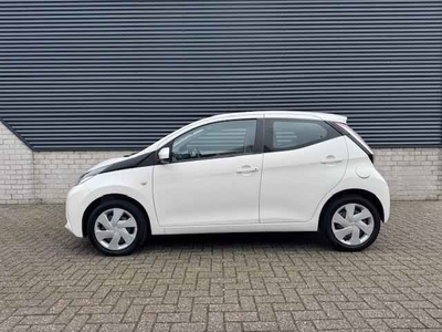 Toyota Aygo 1.0 VVT-i x-play met Airco/cruise 5drs