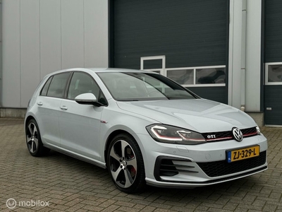 Volkswagen Golf Benzine