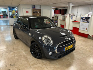 Mini Mini 2.0 Cooper S Chili Serious Business | Pano | Leer | LED | Camera | HUD | PDC | Hemel Antraciet | Adaptive Cruise |