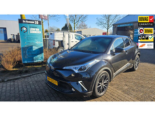 Toyota C-HR 1.8 Hybrid Black Edition automaat l NL Auto l Dodehoekdetectie l Navi l Bluetooth l TrekhaakafneembaarlStoelverwarming