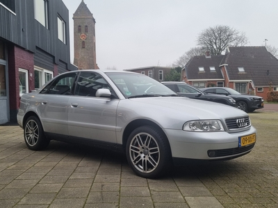 AUDI A4 Limousine 2.4 V6 Advance Tweede paasdag geopend van 11 tot 16.00uur!