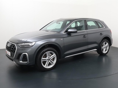 Audi Q5 40 TFSI S edition 204 PK Automaat MMI Navi