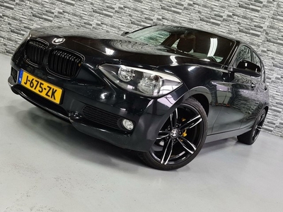 BMW 1-serie 114i Upgrade Edition *Nieuwe APK*18''LMV*PDC*!