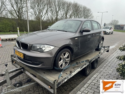 BMW 1-serie 118d Corporate High Executive KOPPELING DEFECT