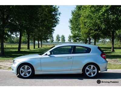 BMW 130i Hatchback E81 51.000km 2 eig. Schuifd. 18