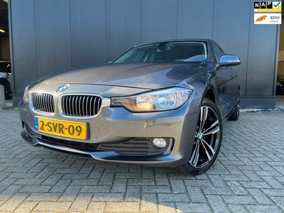 BMW 3-serie 318d High Exe '12 18'Lmv/Navi/Pdc/Trekh