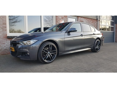 BMW 3-serie 320i High Executive Automaat! Xenon! Navigatie!