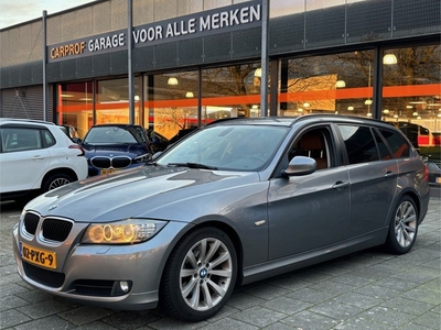 BMW 3 Serie Touring BWJ 2011 / 320i 170PK Luxury Line /