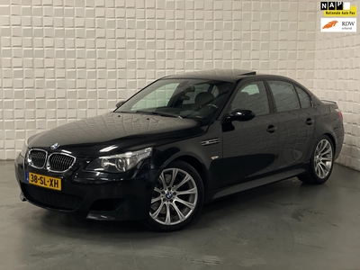 BMW 5-SERIE M5 V10 507PK ORIGINEEL NAP!!