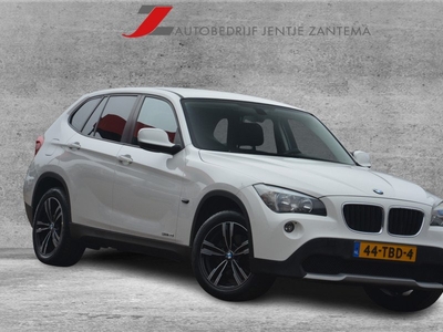 BMW X1 sDrive20i Business | Navigatie | Cruise-control | Clima | NL auto!! | LMV | Keurige BMW X1 en goed onderhouden!! Distributieketting is vervangen.