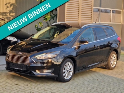 Ford Focus 1.0 EcoBoost Titanium Apple Android carplay