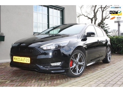 Ford Focus 1.5 TDCI ST-Line 12 Mnd Garantie