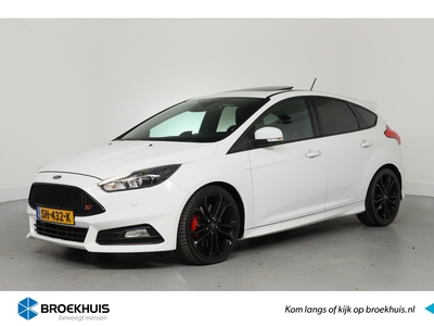 FORD FOCUS 2.0 ST-3 Performance Pack | Xenon | Sony Audio | Recaro Sportstoelen | Open Dak | Winter Pack | Clima | Navi | Camera | Keyless | BLIS