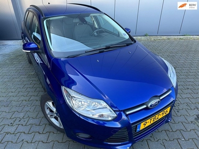 Ford Focus Wagon 1.0 EcoBoost Edition / Navi / PDC / Cruise