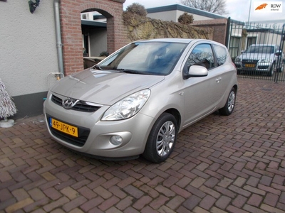 Hyundai I20..87100 dkm ..nap airco bj 2009 zeer nette auto