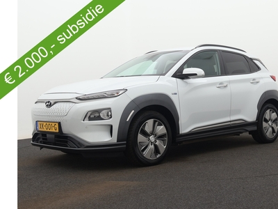 HYUNDAI KONA EV Premium 64 kWh 100%EV./ *€2.000,- SUBSIDIE* / Navigatie / Pdc+Camera / Xenon / Leder / Stoelverwarming / Lmv.