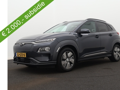 HYUNDAI KONA EV Premium 64 kWh 100%EV *€2.000,- SUBSIDIE* / Navigatie / Pdc+Camera / Xenon / Leder / stoelverwarming