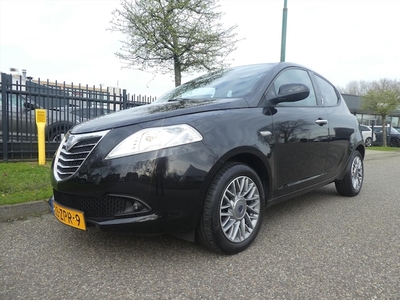 Lancia Ypsilon Benzine