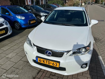 Lexus CT 200h Business Line, trekhaak, lage KM stand