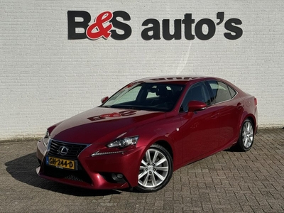 Lexus IS 300h 25th Edition hybride Nieuw Accupakket!! Led verl. Trekhaak Cruise PDC V+A Stoelverw. Navigatie Climate Stoelverw.