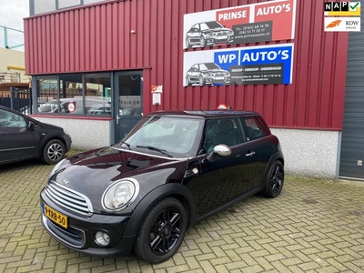 Mini Mini 1.6 Holland street Chili met leder en navigatie