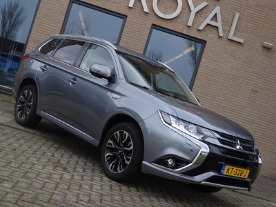 MITSUBISHI OUTLANDER 2.0 PHEV Instyle+ - Automaat, Leder Interieur, Navigatie, Camera, Schuif- / kanteldak, Automatische airco, Adaptieve cruise control, Parkeersensoren, Stoelverwarming, Stuurverwarming, Elektrische achterklep, verwarmde voorruit, armsteun voor, dealer on...