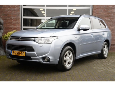 Mitsubishi Outlander 2.0 PHEV Instyle Panorama Trekhaak