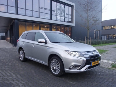 Mitsubishi Outlander 2.4 PHEV Intense+ Open dak Keyless Leder Alcantara