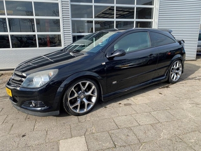 Opel Astra GTC 2.0 T Sport