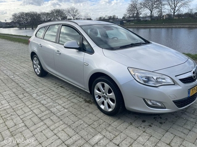 Opel Astra Sports Tourer 1.4 Cosmo