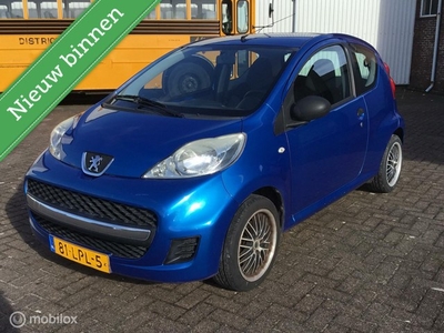 Peugeot 107 1.0-12V XR